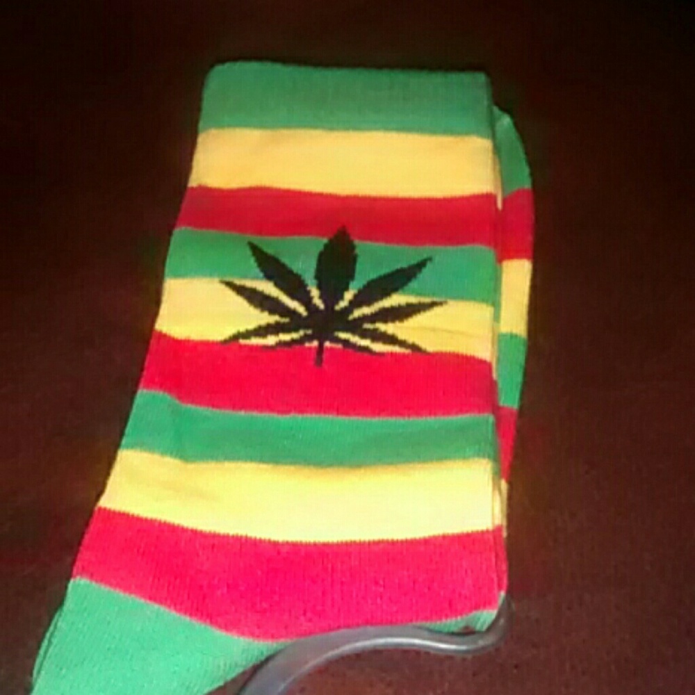 Rasta Leaf Socks