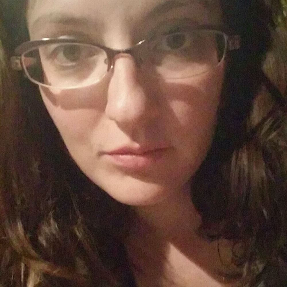 Meet your Posher, Emilie