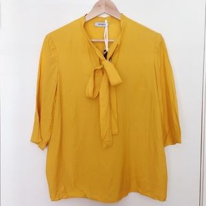 Max & Co. Tops - Max & Co 100% silk blouse Max & Co. Tops - Max & Co 100% silk blouse