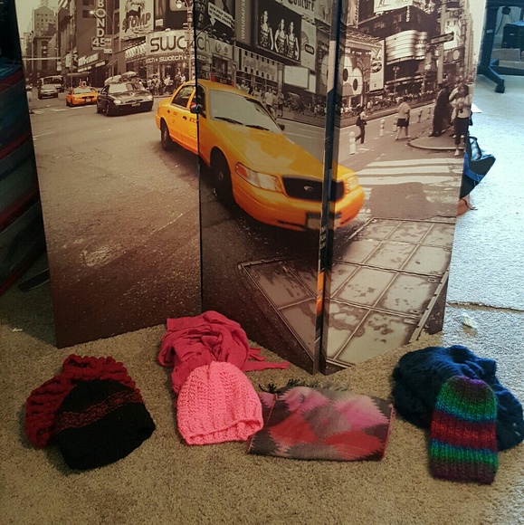 Knitting hats and  scarfs - Picture 3 of 3