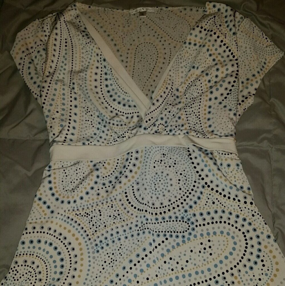 Moa Moa top xl , stretchy material super comfy.