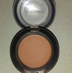 MAC Eyeshadow in Saddle