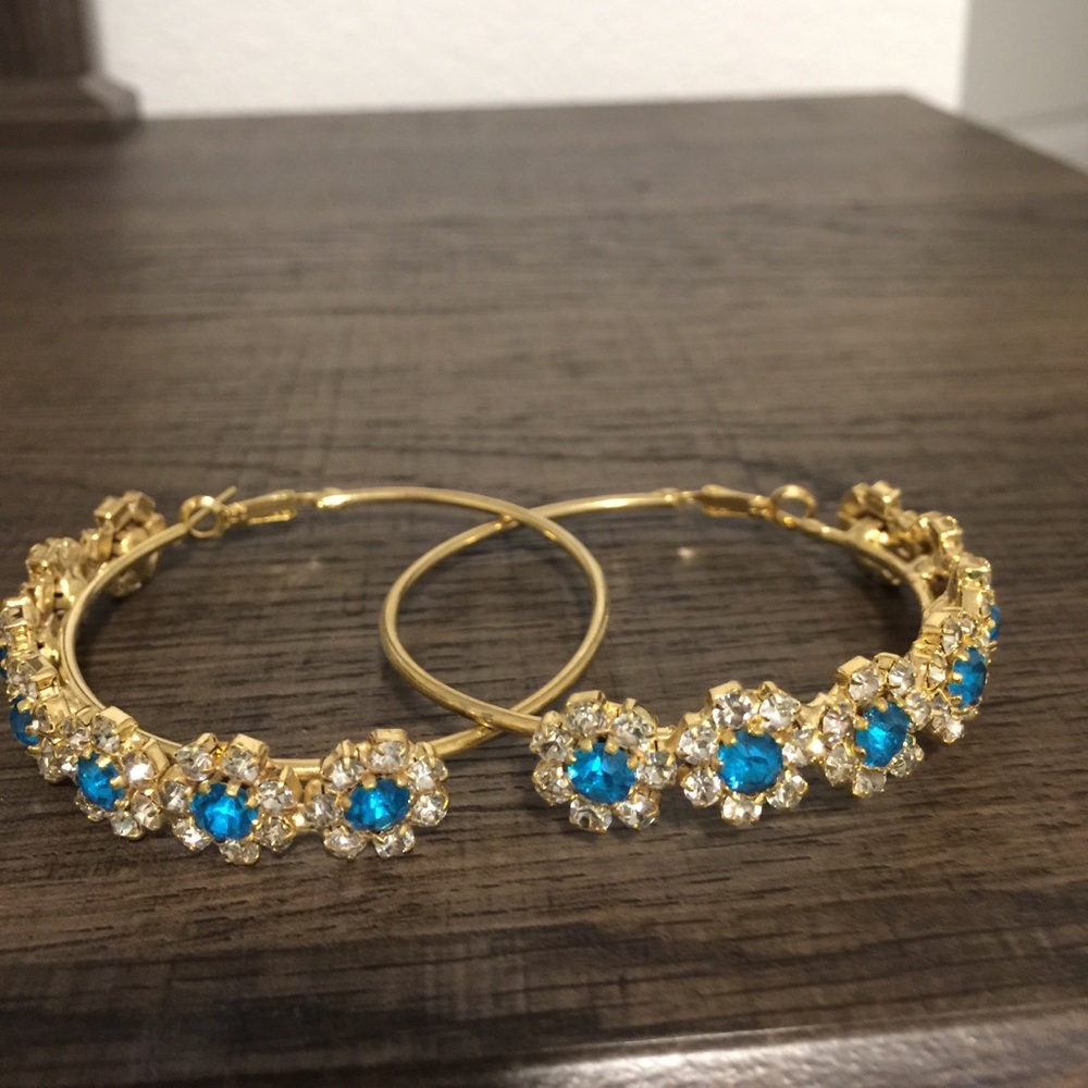 Beautiful NWOT Costume Jewelry
