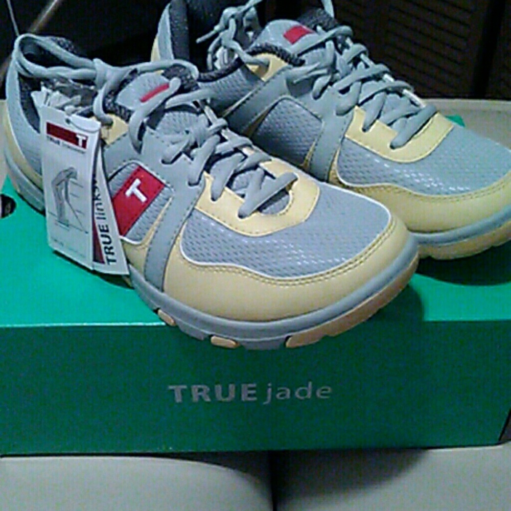 NWT   TRUE Jade womens golf shoes