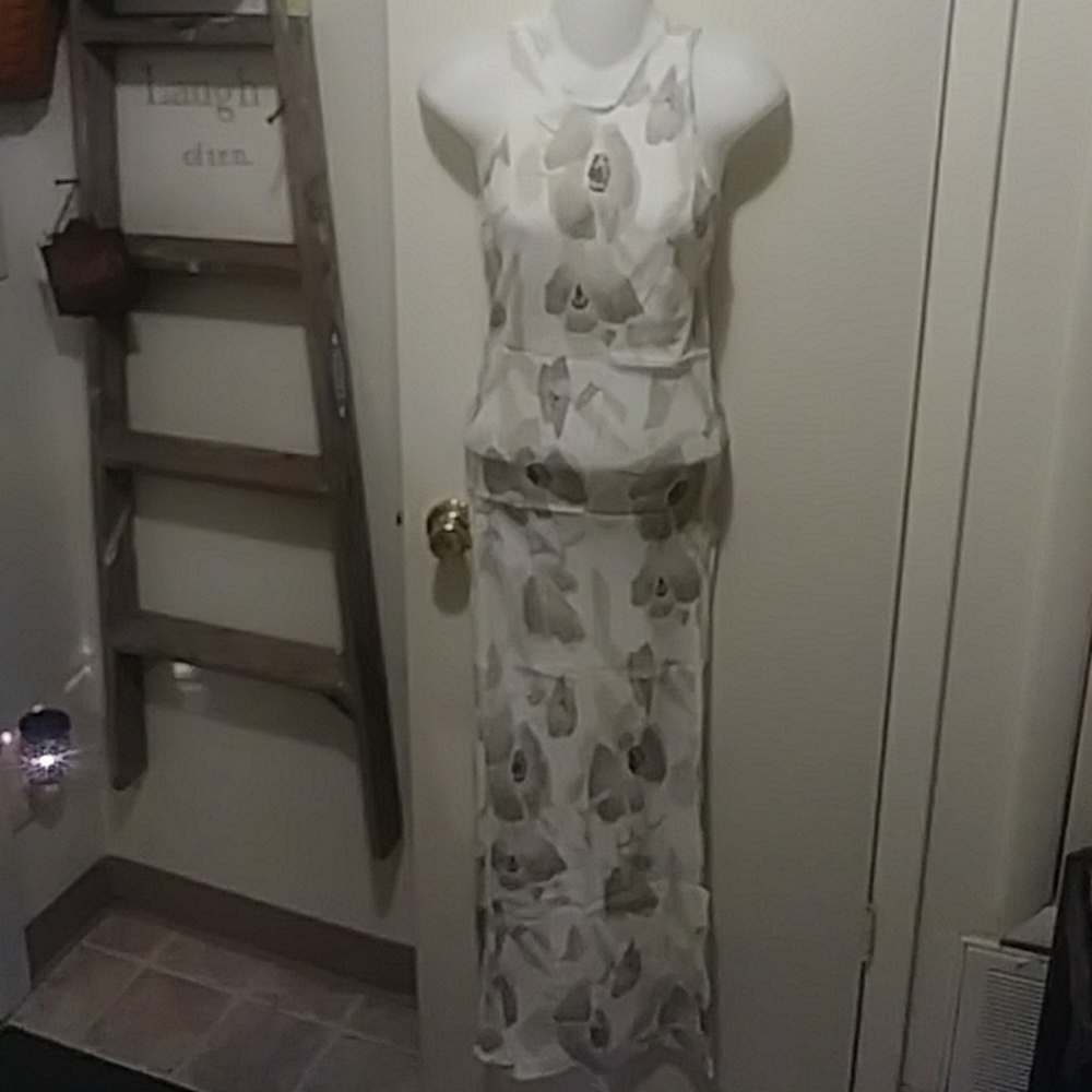 TRELORI STUDIO FULL LENGTH BACKLESS DRESS SIZE 5/6