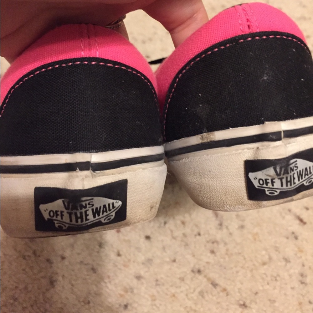 VANS - Picture 2 of 3