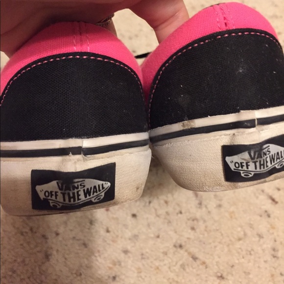 VANS - Picture 2 of 3