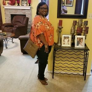 Meet your Posher, Sharon