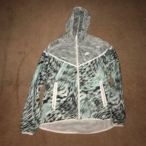Nike wind breaker