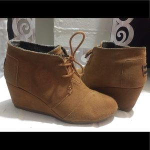 Tom's Desert Suede Wedge Boot