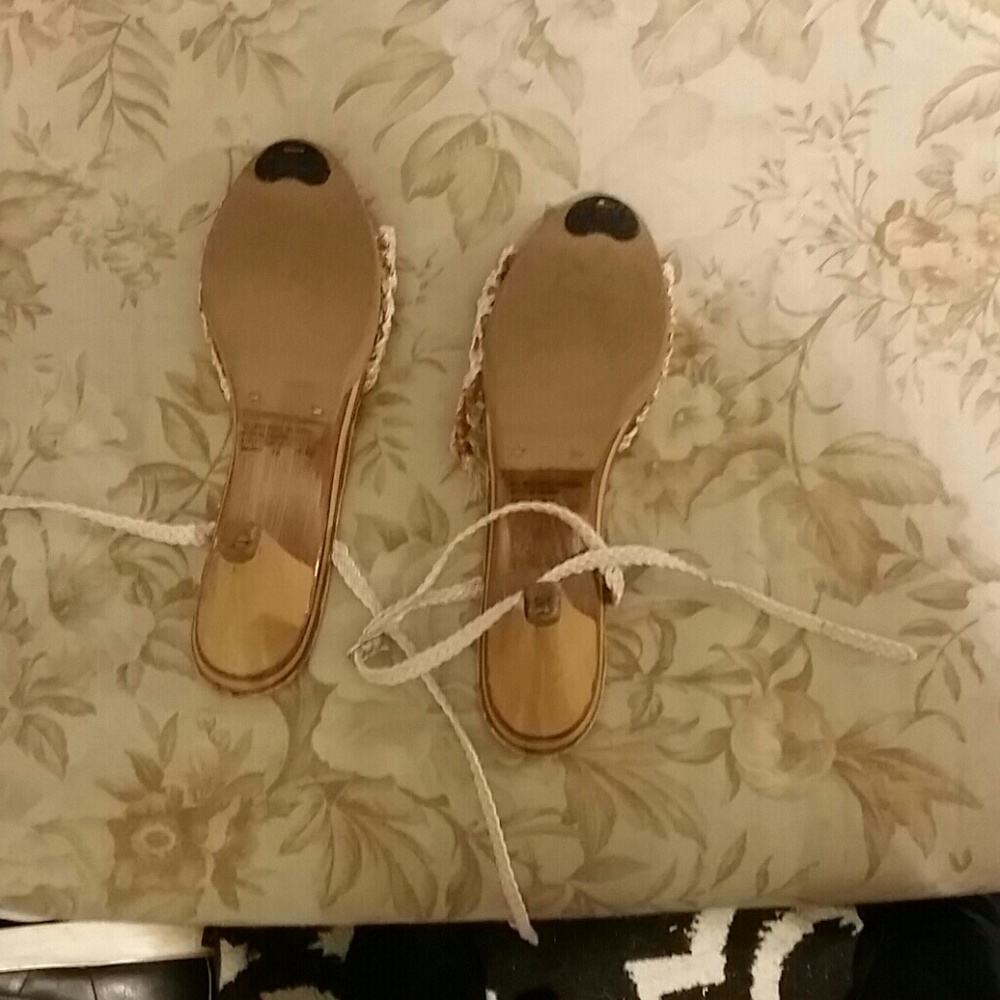 Little heels - Picture 2 of 5