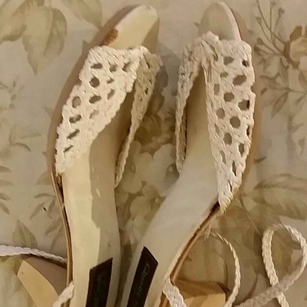 Little heels - Picture 3 of 5