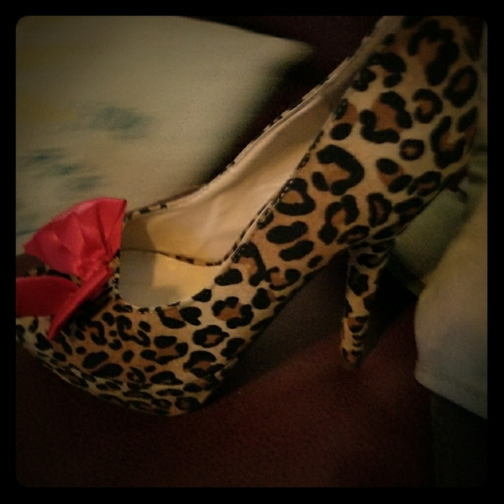Leapord print heels