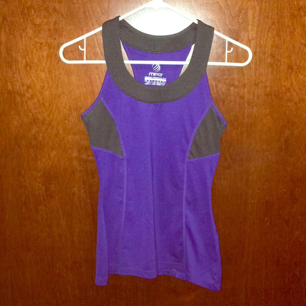 Athletic Compress Tank Top w/ Inner Sports Bra