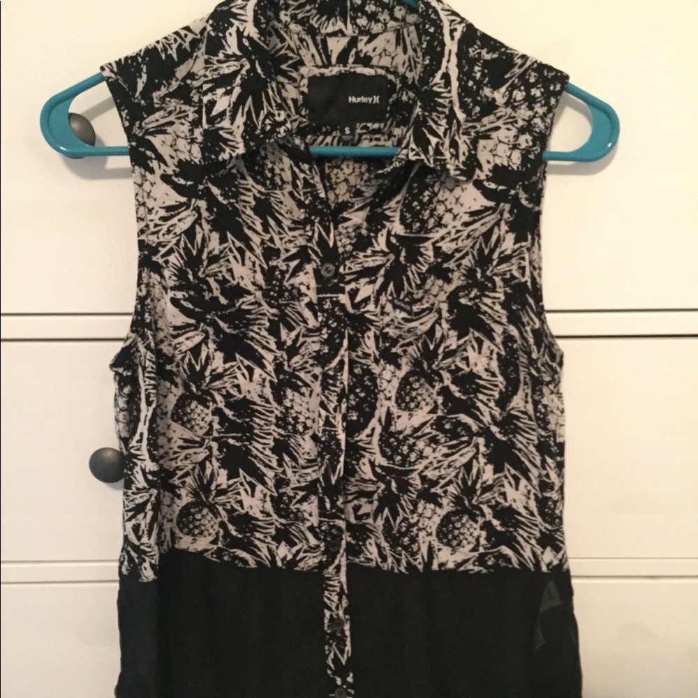 Black and white with pineapple print top