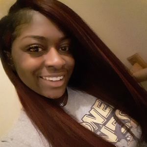 Meet your Posher, Stefanie