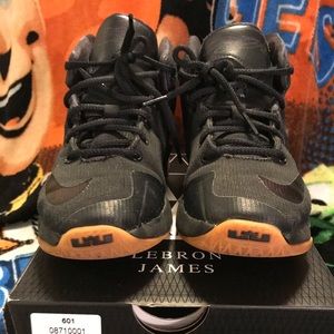 Lebron size 2.5