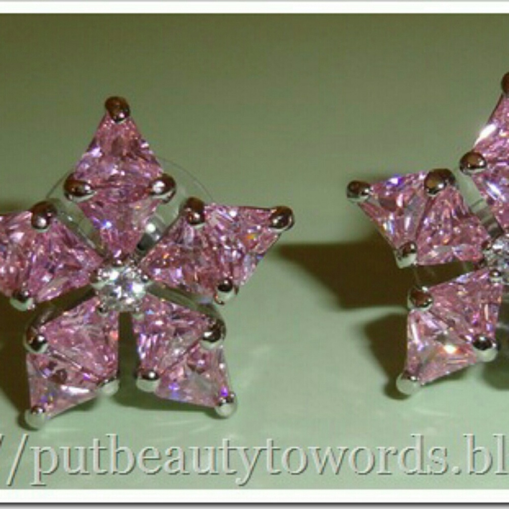 Jewelmint Lovely Audrey Earrings