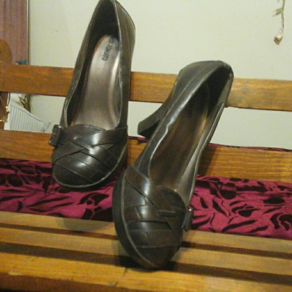 shoes - Picture 2 of 2