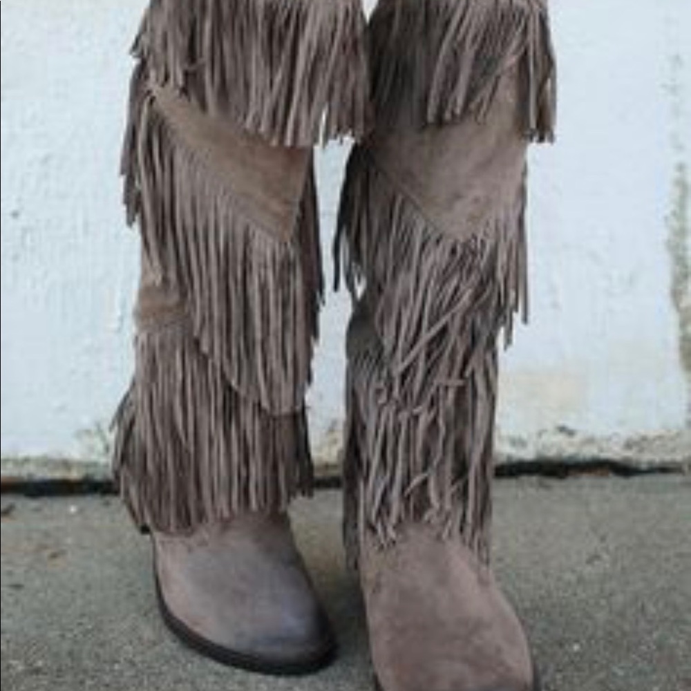Fringe boots - Picture 1 of 1