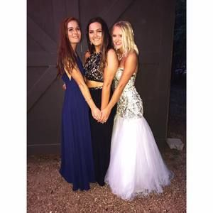 Meet your Posher, Elizabeth