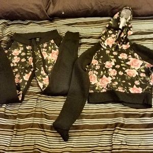 🌸🌸Cropped top floral sweatsuit 🌹🌹
