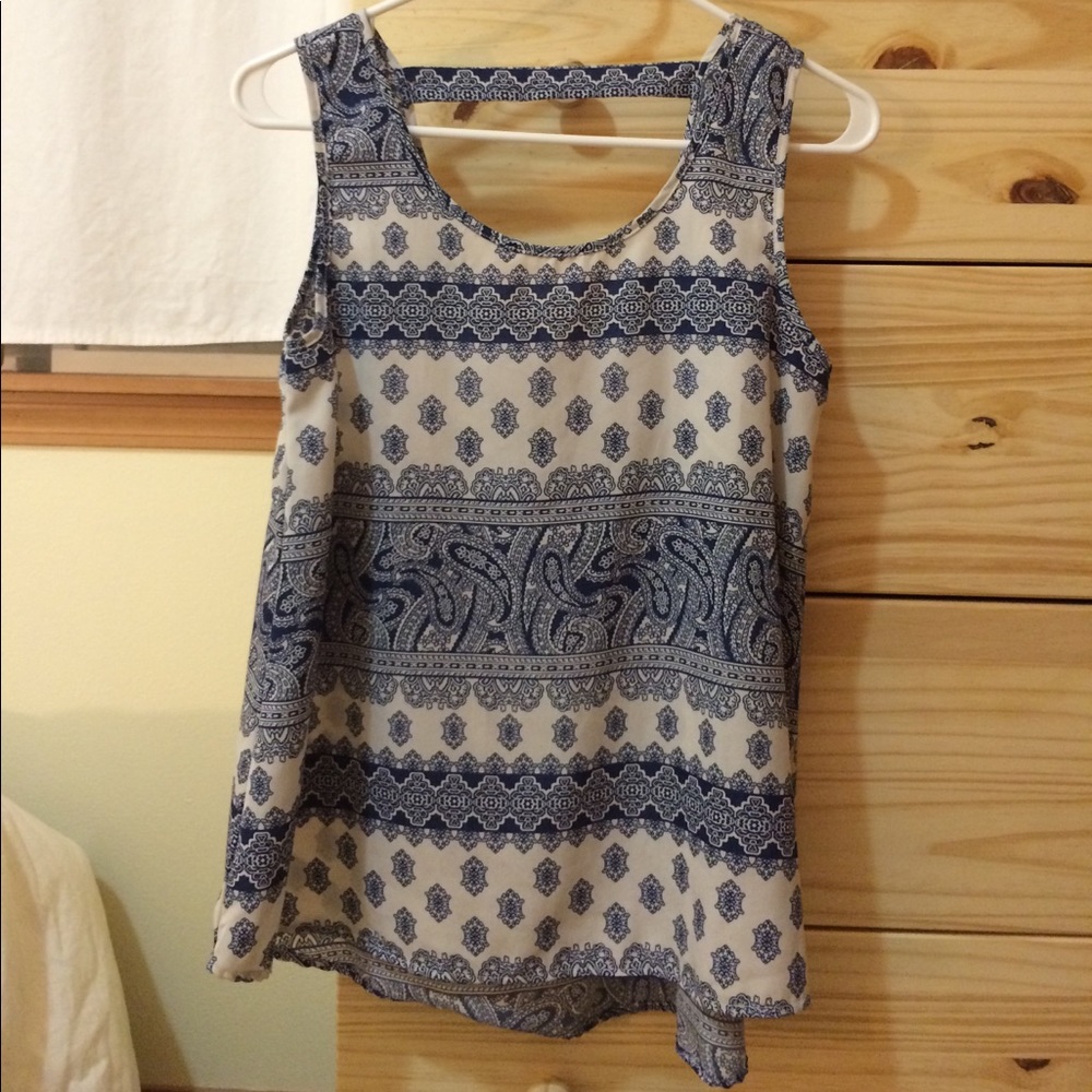 Blue and cream patterned tank! - Picture 1 of 2