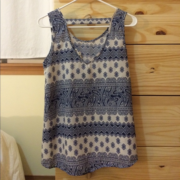 Blue and cream patterned tank! - Picture 2 of 2