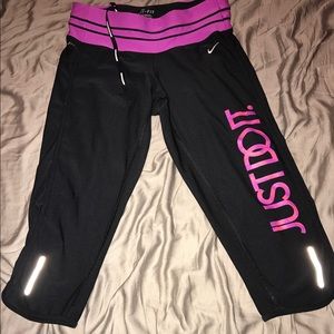 NIKE running dri fit Capri