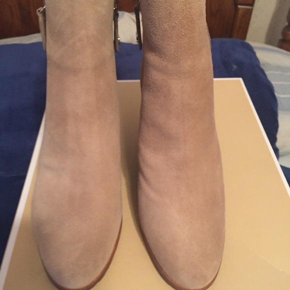 Michael Kors Whitaker Wedge Boot - Picture 5 of 8