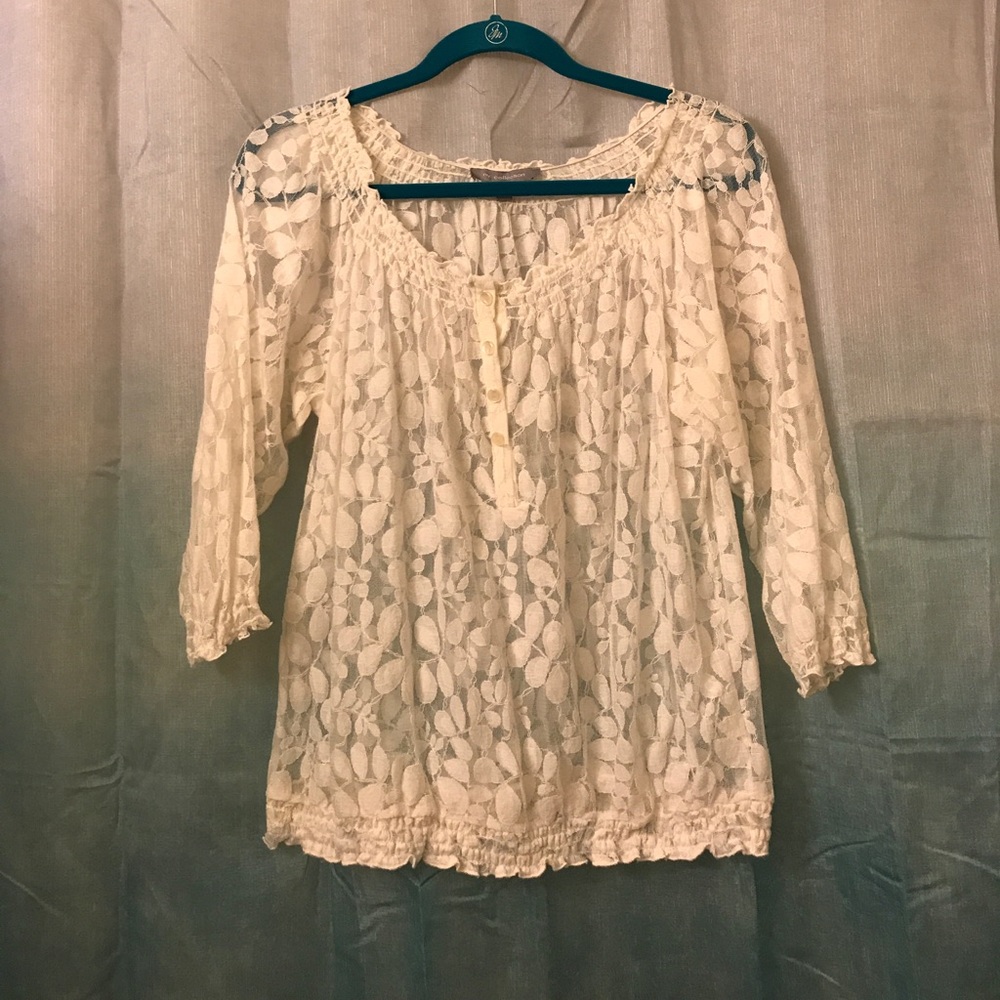 Boho style off white Lace top with buttons in EUC