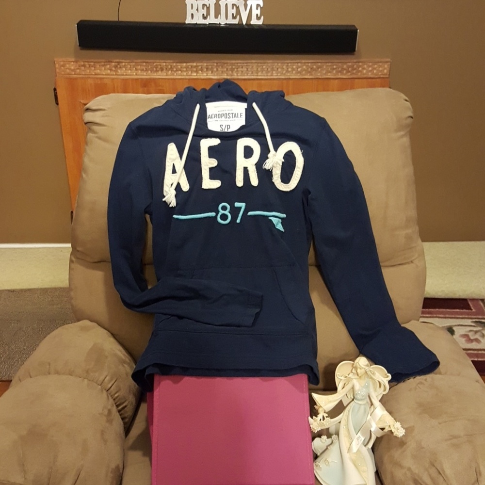 Aeropostale Sweatshirt Small