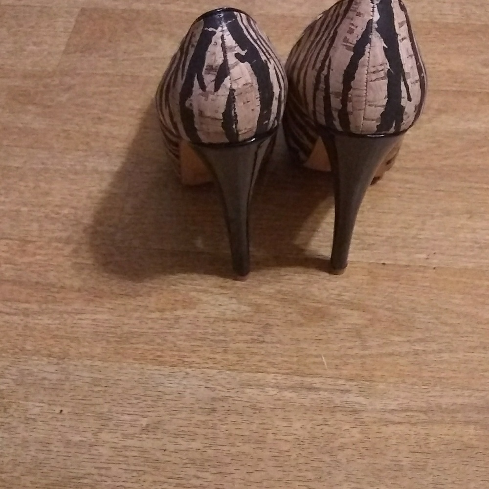 Beautiful heels worn once never found the right ou - Picture 4 of 4