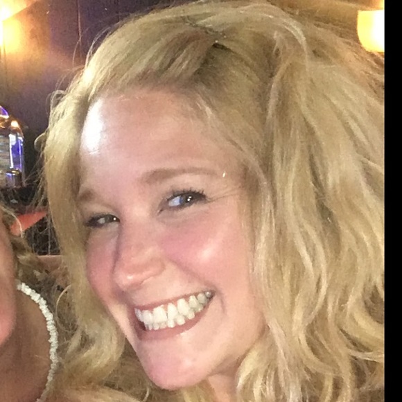 Meet your Posher, Carla - Picture 1 of 1