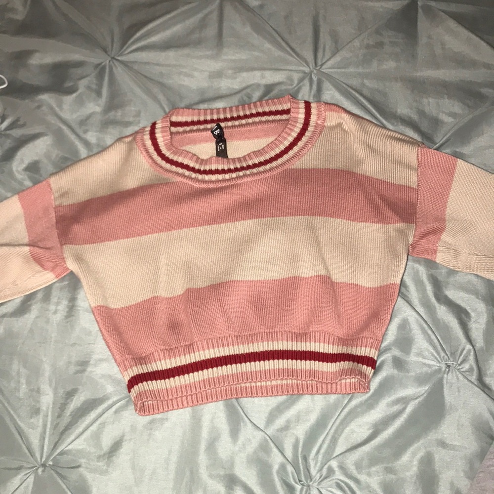 Long sleeve cropped sweater