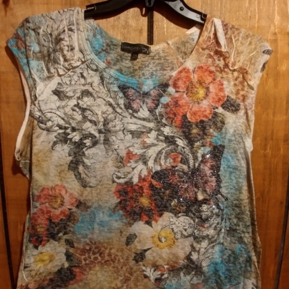 Cap Sleeve Tee with Rhinestone Detail 1X