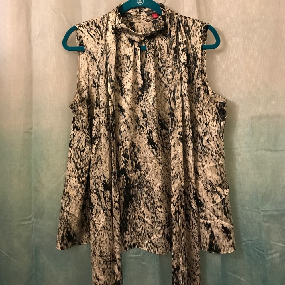 Vince Camuto marbled top