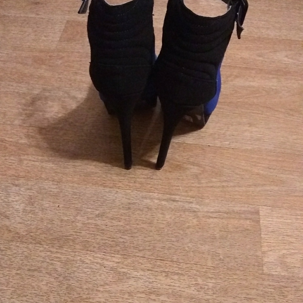 Electric blue heels never worn - Picture 3 of 5