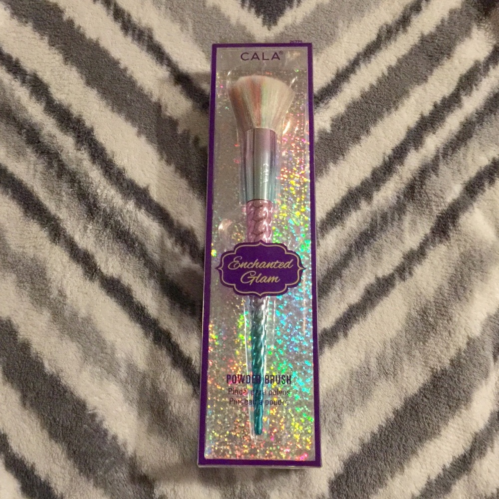 🎉New Mermaid powder brush!