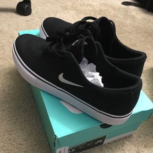 Nike Clutch 9.5M