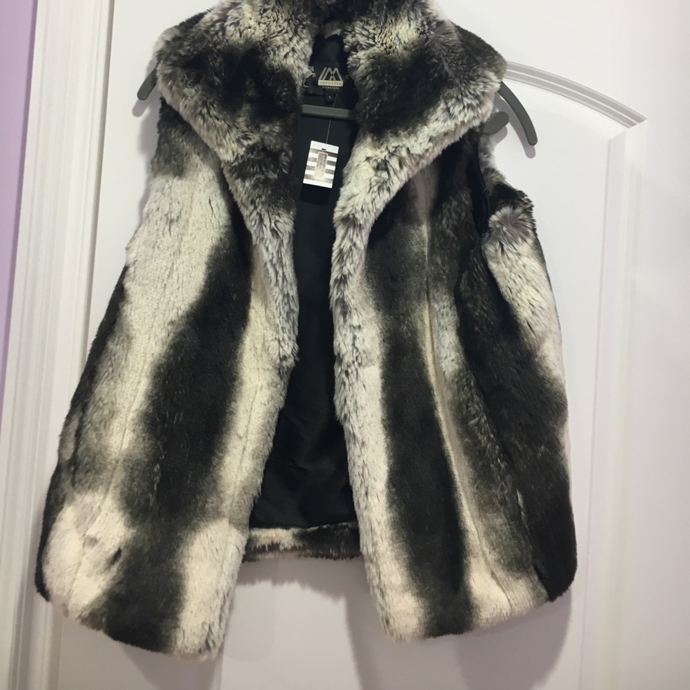 Fur vest