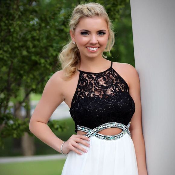 Meet your Posher, Allexa - Picture 1 of 1