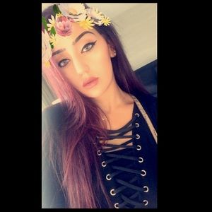 Meet your Posher, Dina