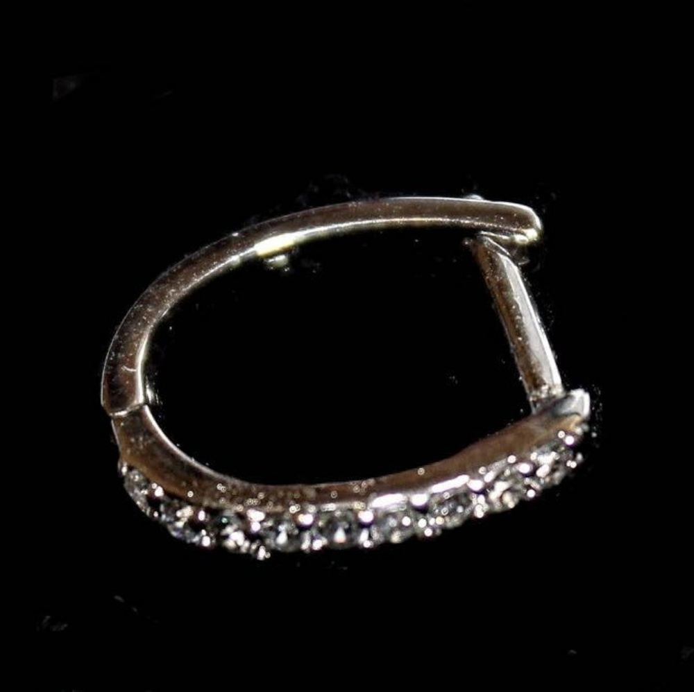 14k white gold layer on 925 silver small hoops - Picture 3 of 4