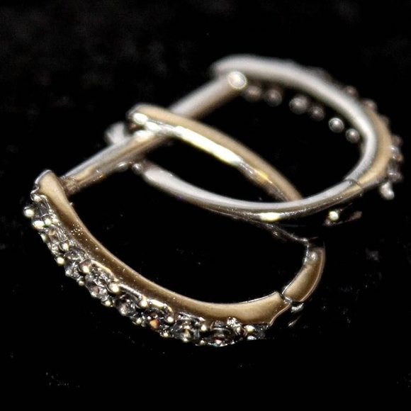 14k white gold layer on 925 silver small hoops - Picture 4 of 4