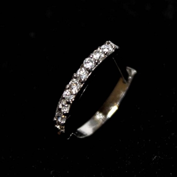 14k white gold layer on 925 silver small hoops - Picture 2 of 4