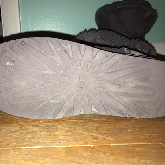 BAILEY BOW GREY UGGS!! - Picture 3 of 3