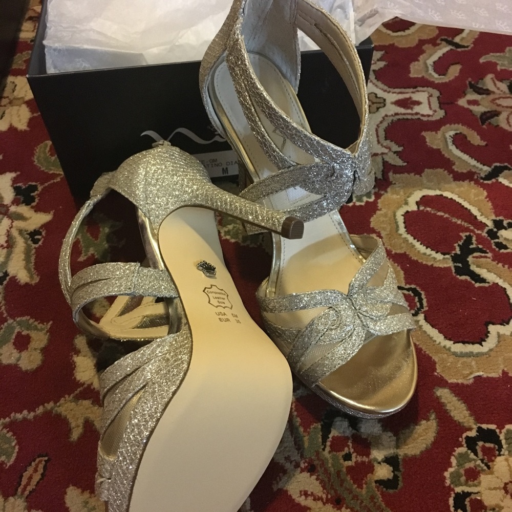 💥💯NWT Nina New York Sandals