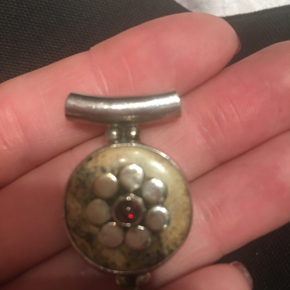 Pendant - Picture 2 of 5