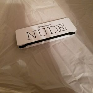 Nude eyeshadow palette